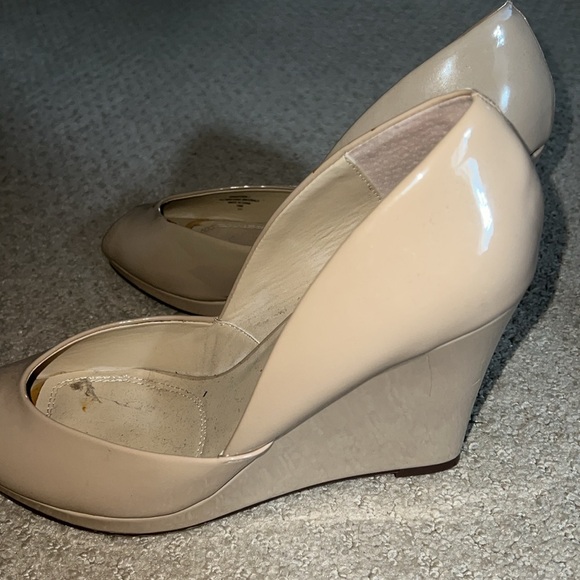 CREAM OPEN TOE HEELS - Picture 2 of 5